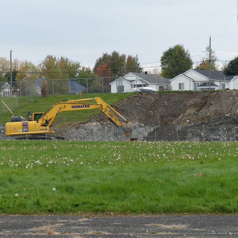 Le projet le plus important autorisé en septembre est celui de la construction d’un bâtiment de services, près de la piste d’athlétisme, à la polyvalente de Saint-Georges.