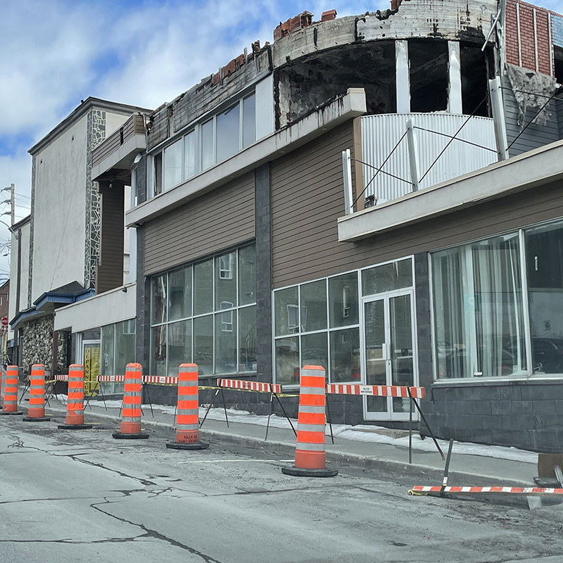 Démolition de deux bâtiments dans la 120e Rue