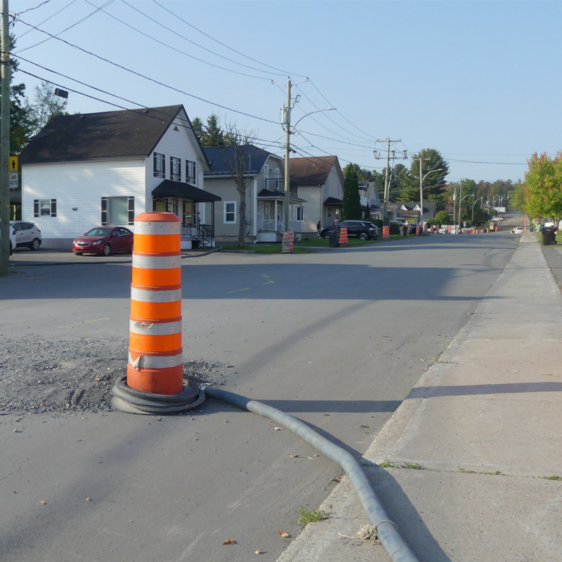 Ville de Saint-Georges informe que des travaux de réfection des services municipaux débuteront, ce mardi, sur la 16e Rue entre le boulevard Dionne et la 8e Avenue.