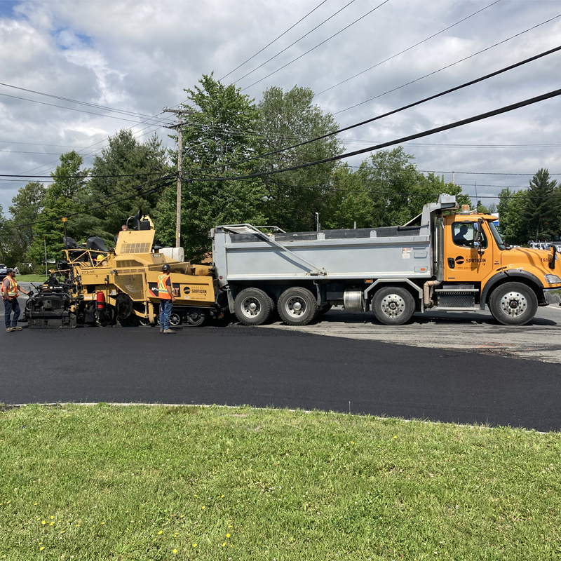 Travaux d’asphaltage sur la 10e Avenue